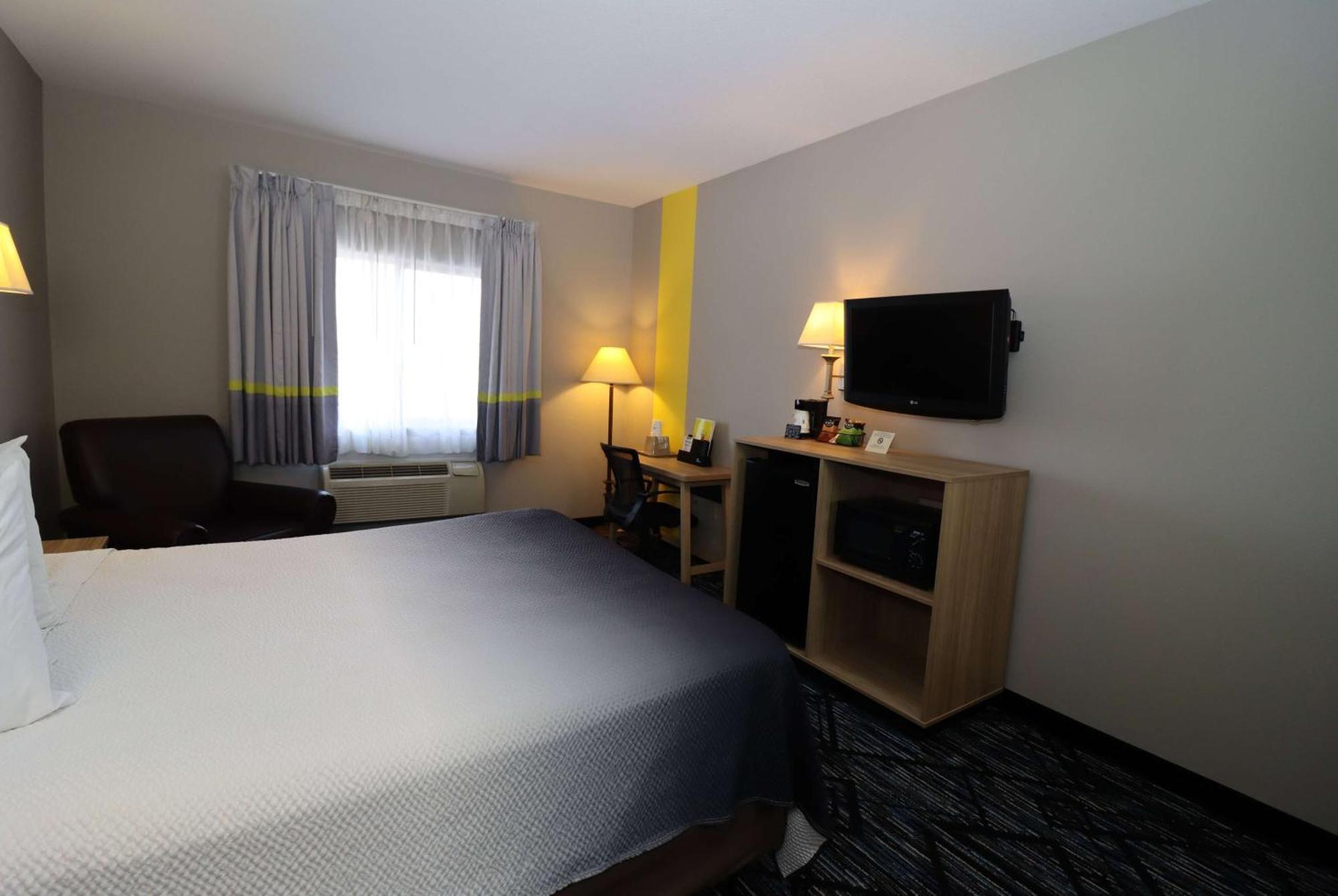 Super 8 By Wyndham Perryville Exterior photo
